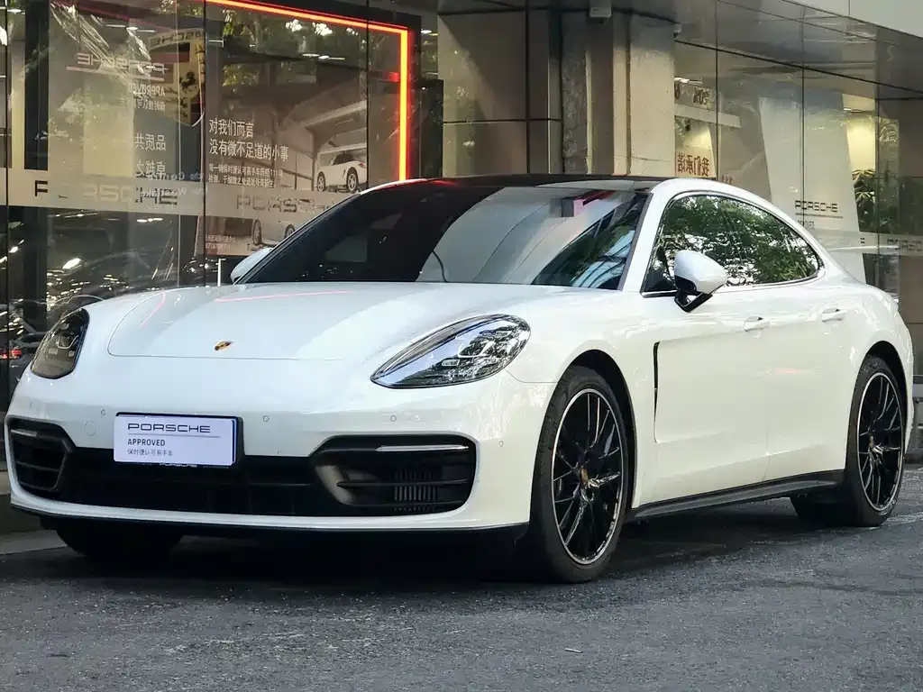 Porsche Panamera — фото 1