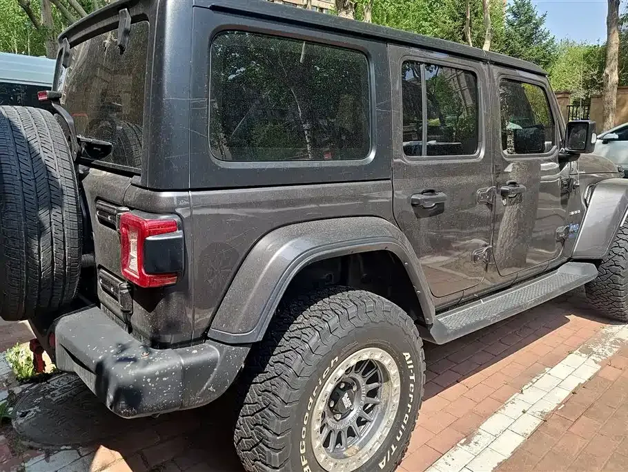 Jeep Wrangler PHEV — фото 9