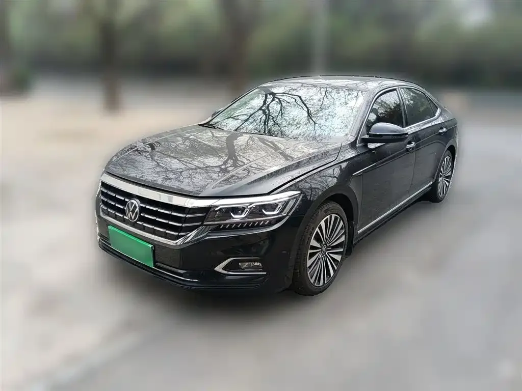 Volkswagen Passat — фото 1
