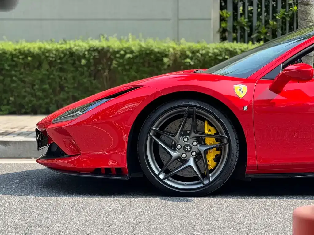 Ferrari F8 — фото 8