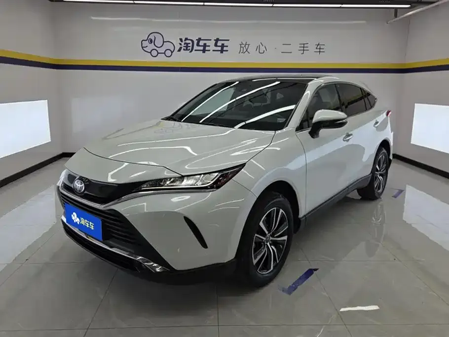 Toyota Harrier — фото 1