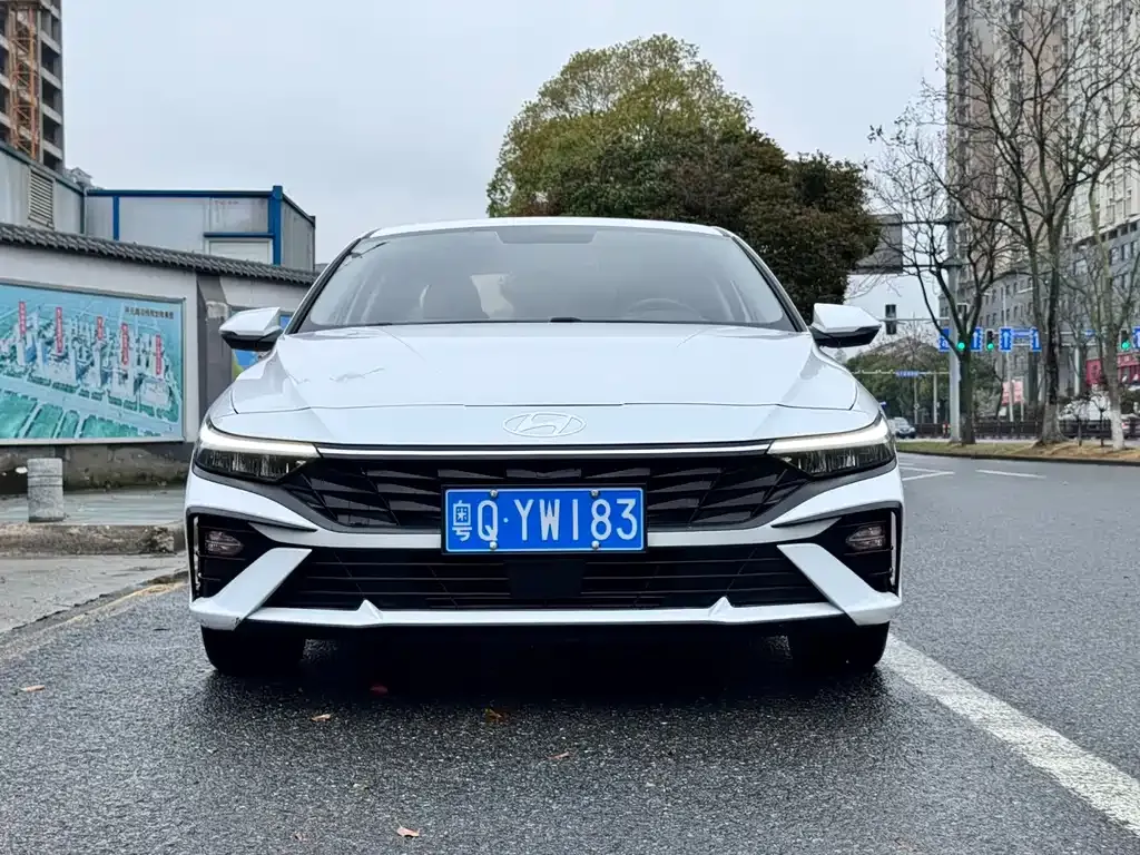 Hyundai Elantra — фото 9
