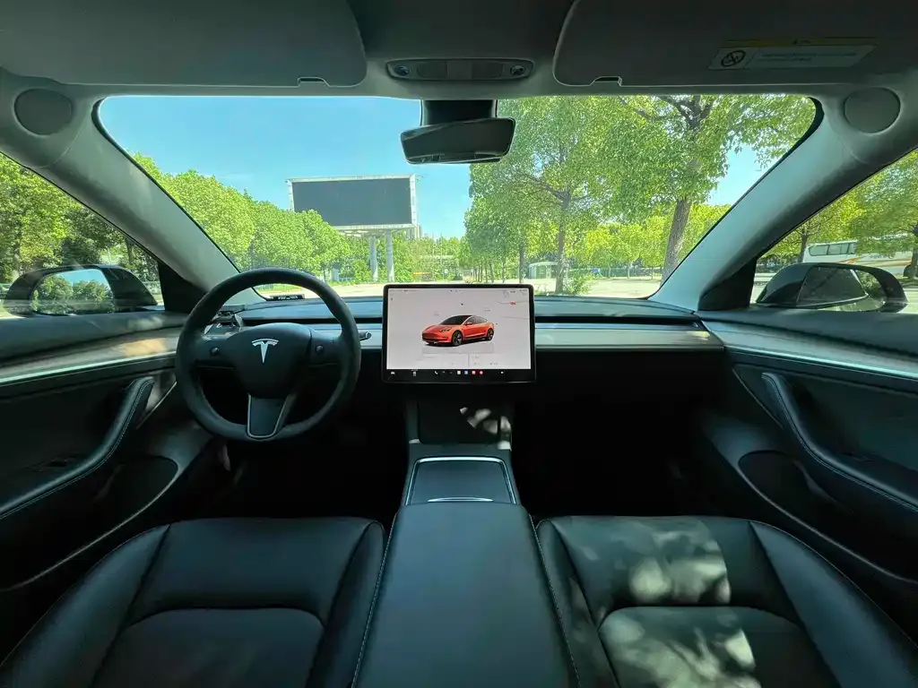 Tesla Model 3 — фото 5