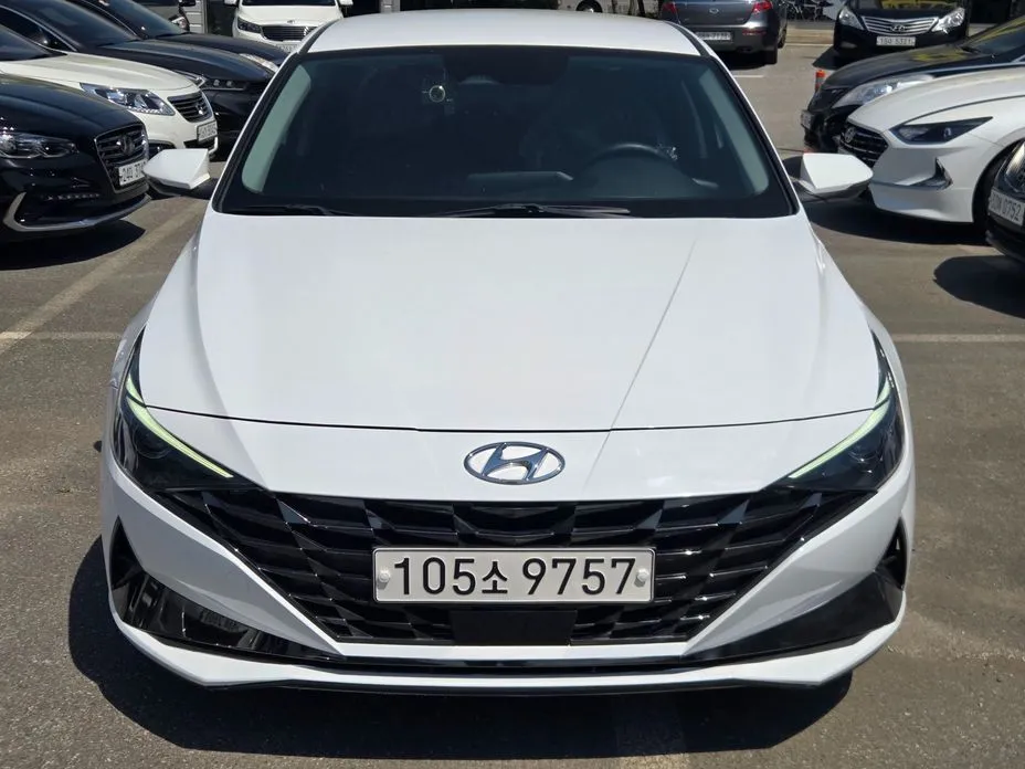 Hyundai AVANTE — фото 1
