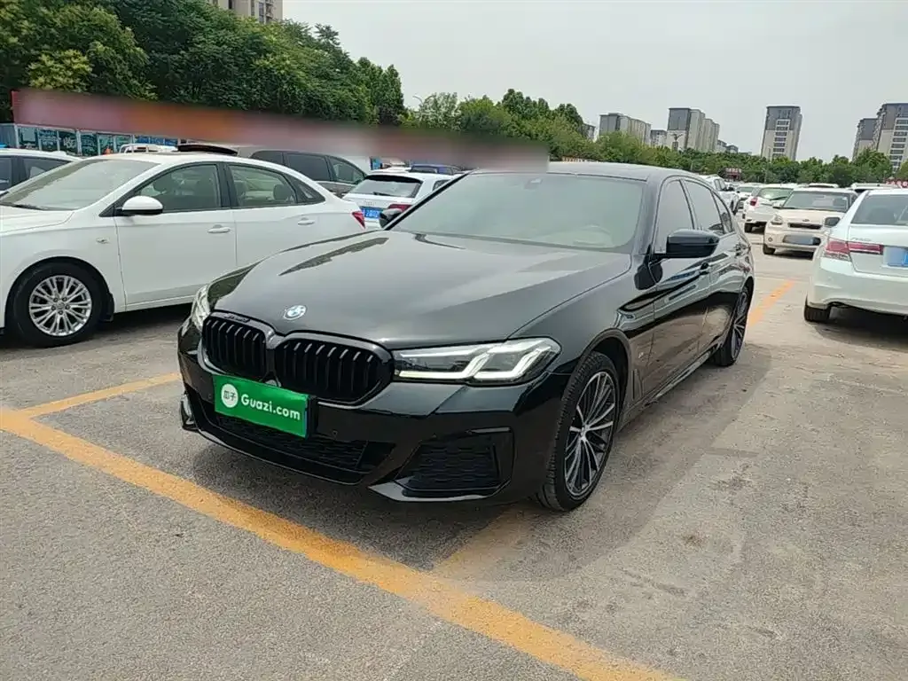 BMW 5 Series — фото 1