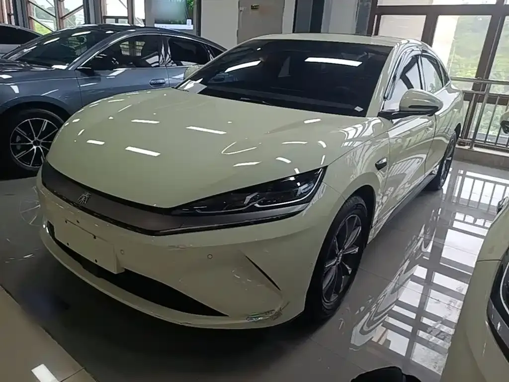 BYD Qin L — фото 1