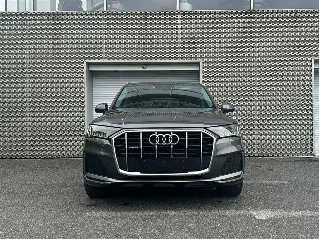 Audi Q7 — фото 9