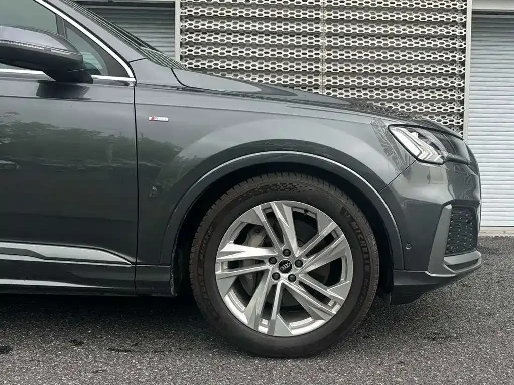 Audi Q7 — фото 5