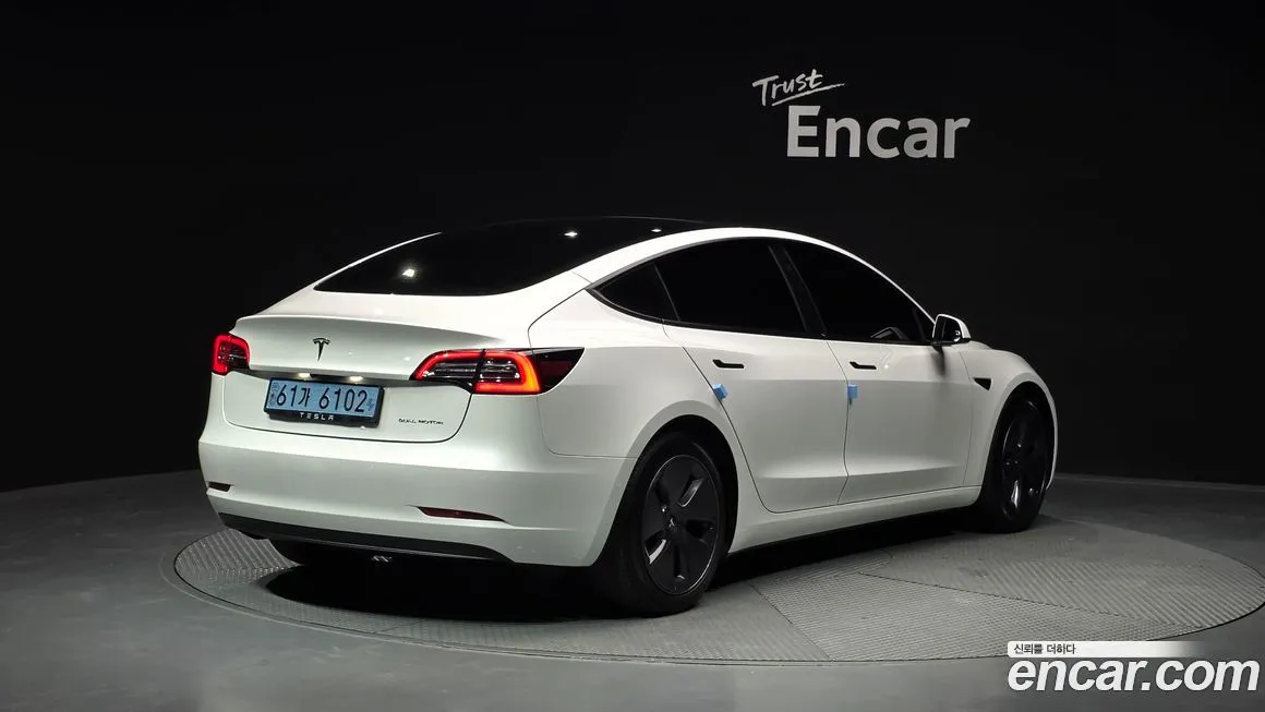 Tesla Model 3 — фото 9