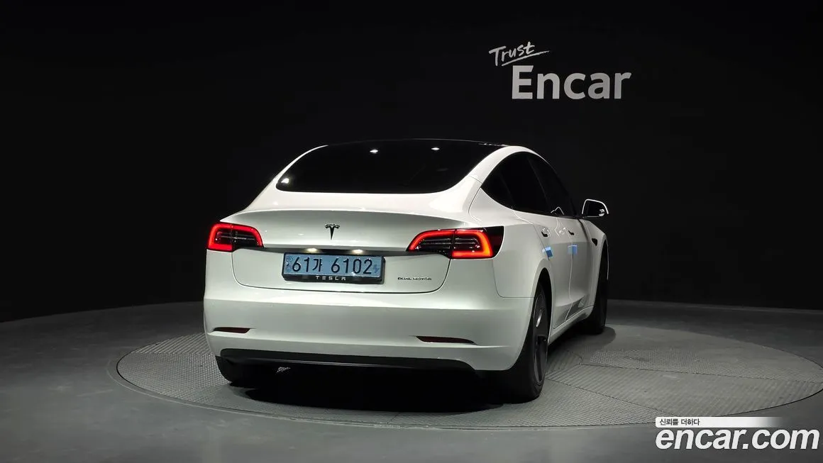 Tesla Model 3 — фото 2