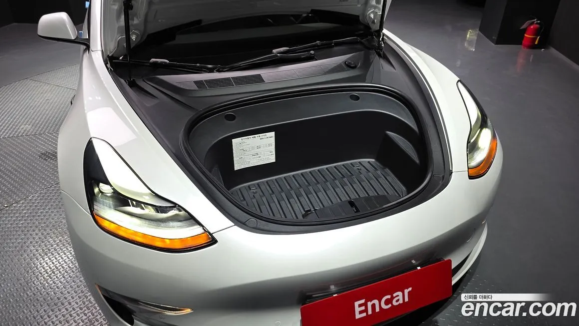 Tesla Model 3 — фото 6