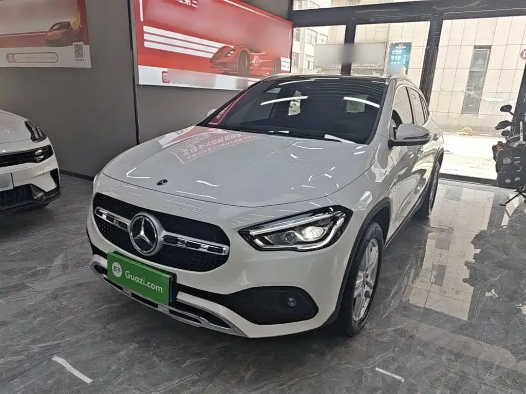 Mercedes-Benz GLA — фото 1