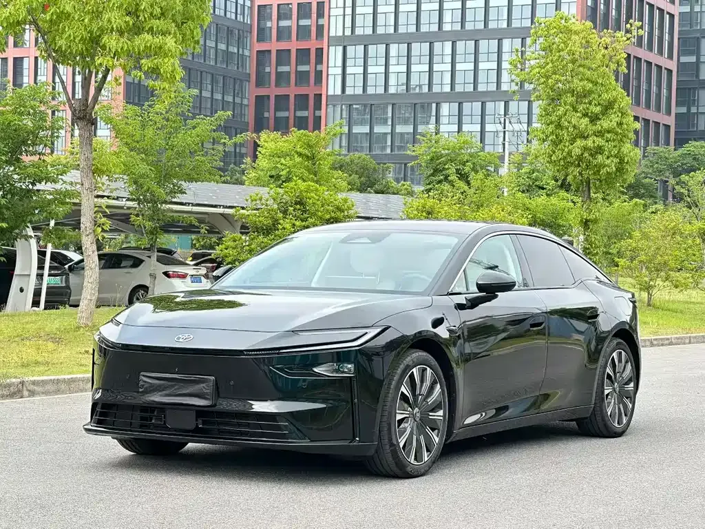 Toyota Platinum 7 — фото 1