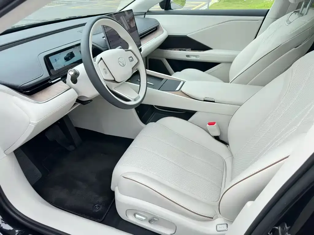Toyota Platinum 7 — фото 6
