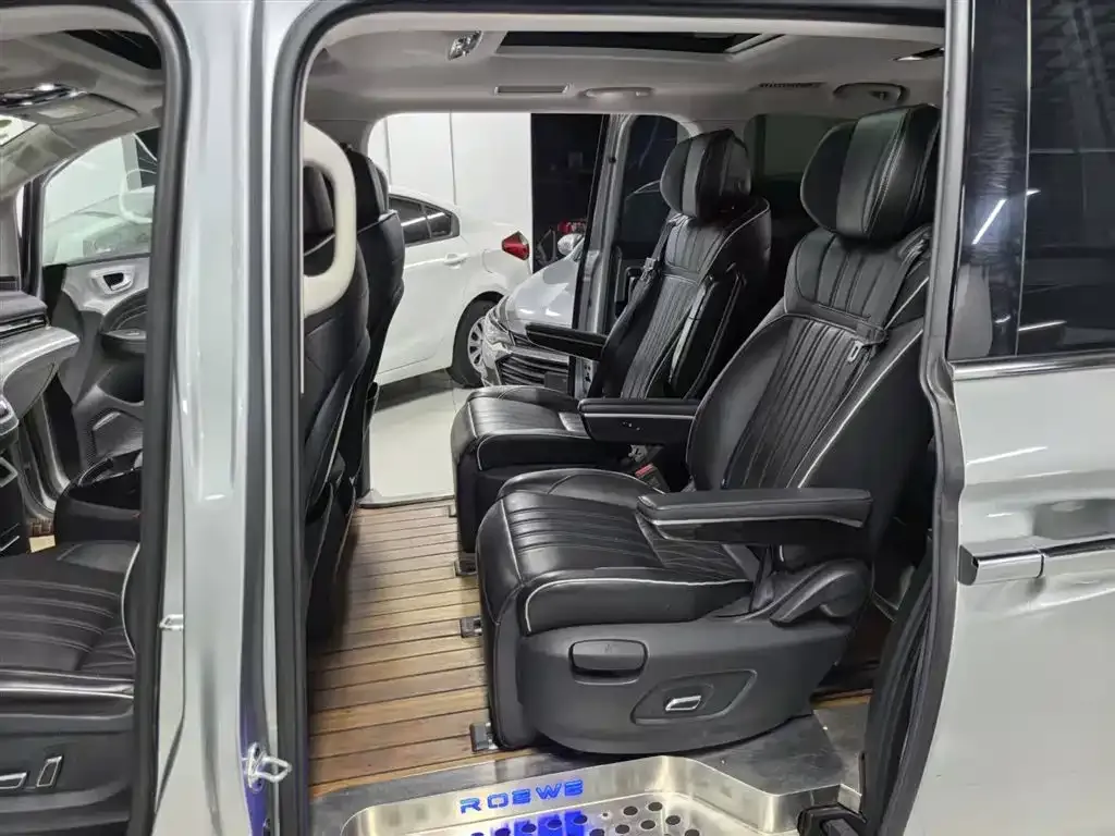 Roewe iMAX8 — фото 9