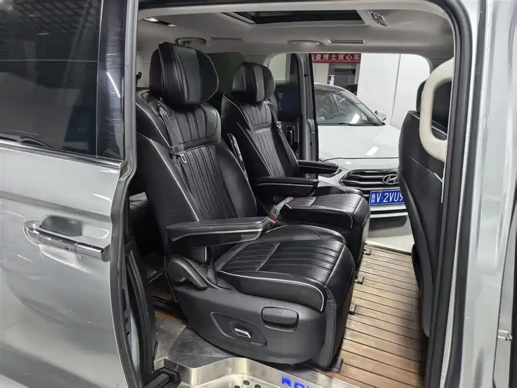 Roewe iMAX8 — фото 2