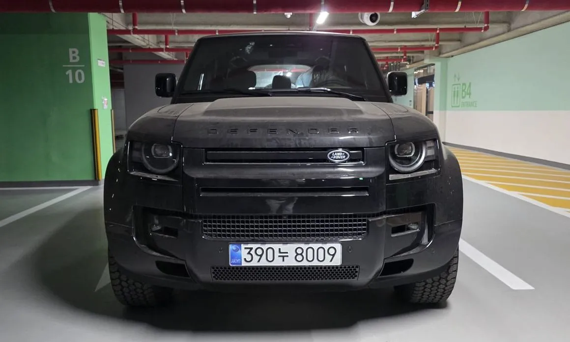 Land Rover Defender — фото 1
