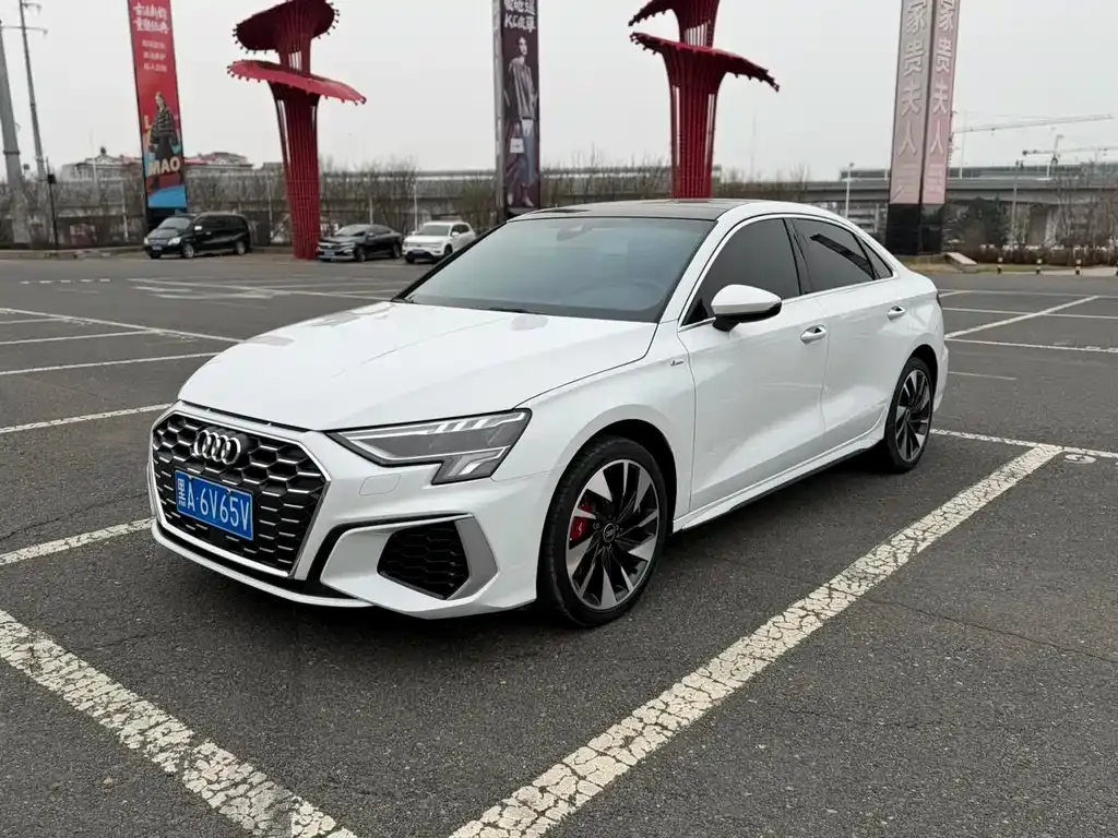 Audi A3 — фото 1