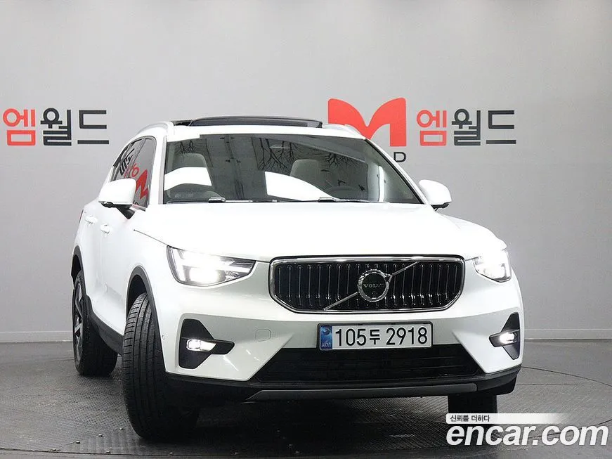Volvo XC40 — фото 3