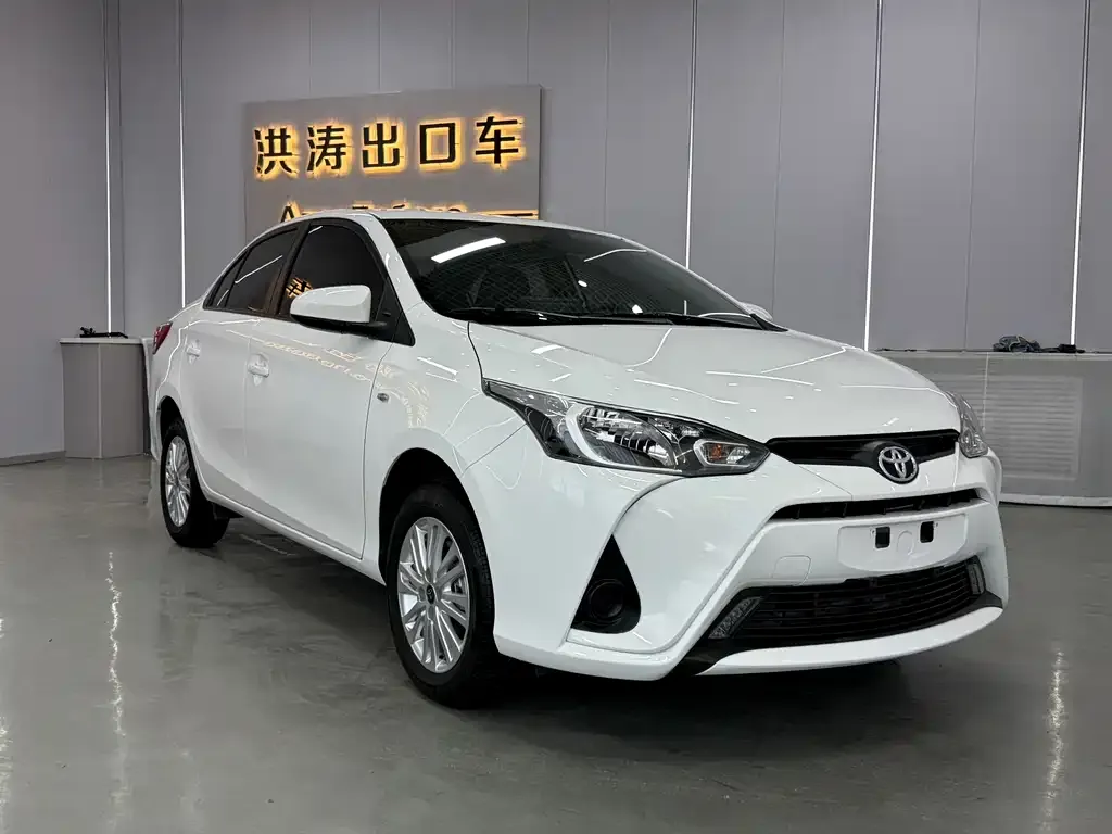 Toyota Yaris L — фото 6