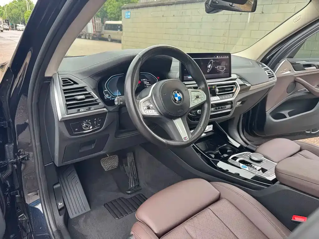 BMW iX3 — фото 2