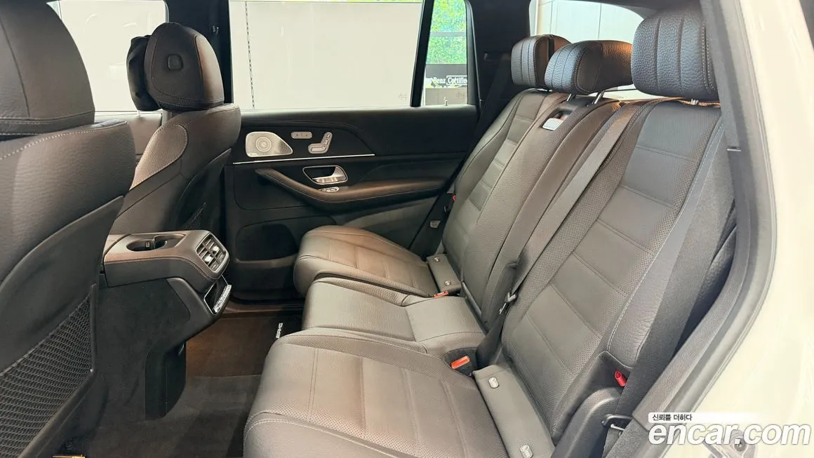 Mercedes-Benz GLS-Class — фото 9