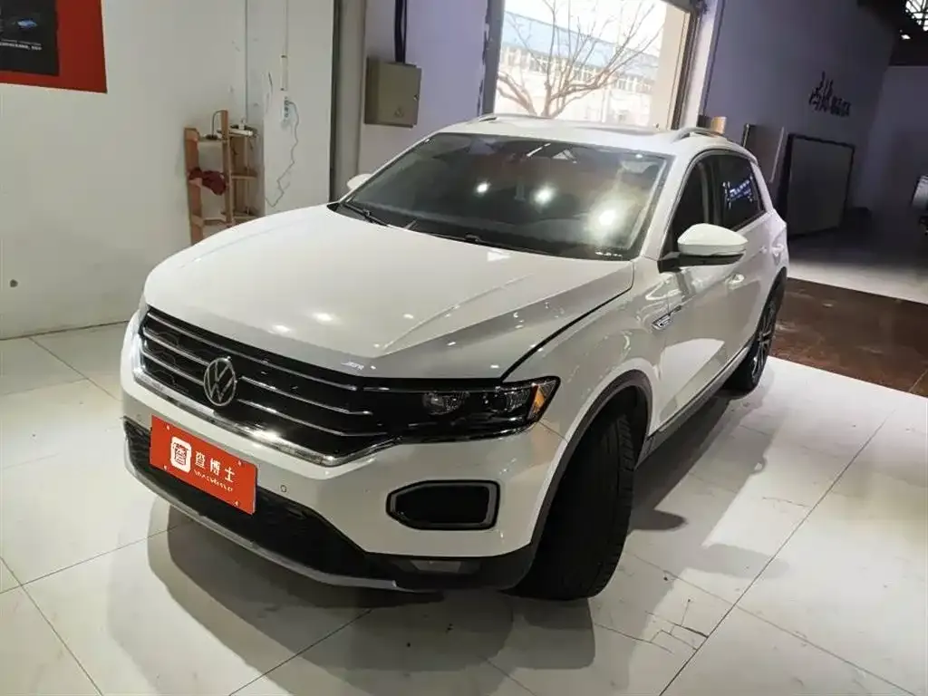 Volkswagen T-Roc — фото 1