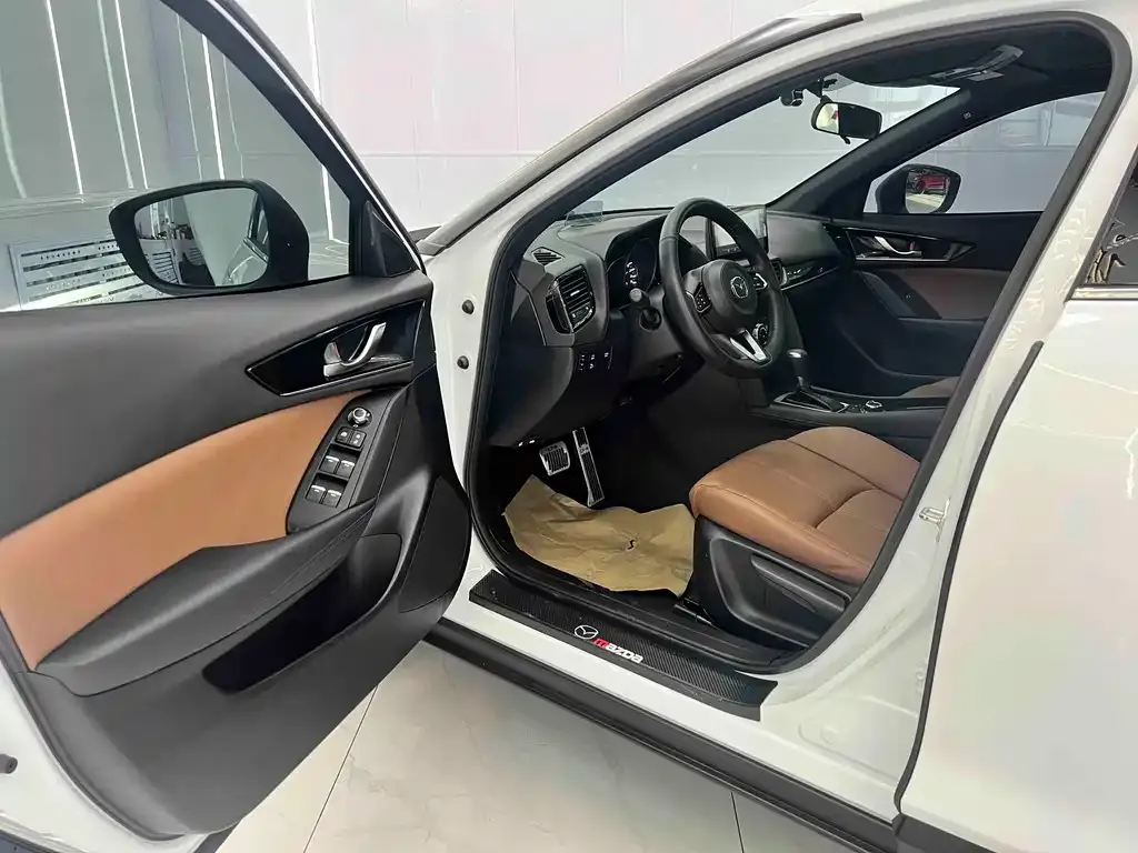Mazda CX-4 — фото 4