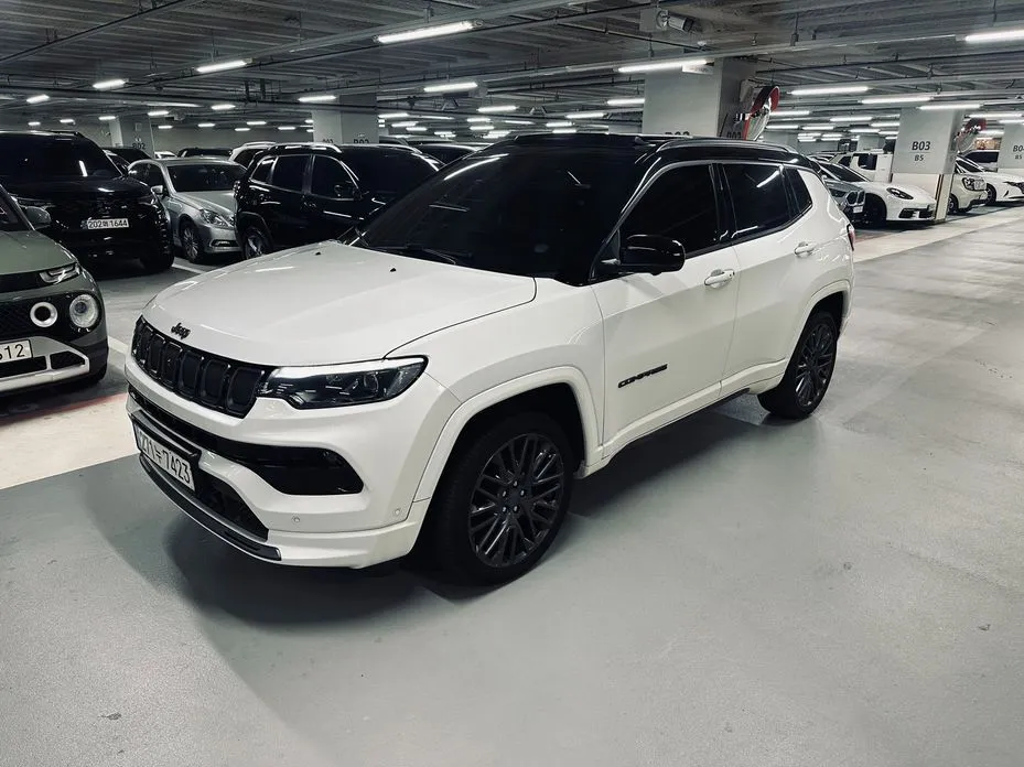 Jeep Compass — фото 1