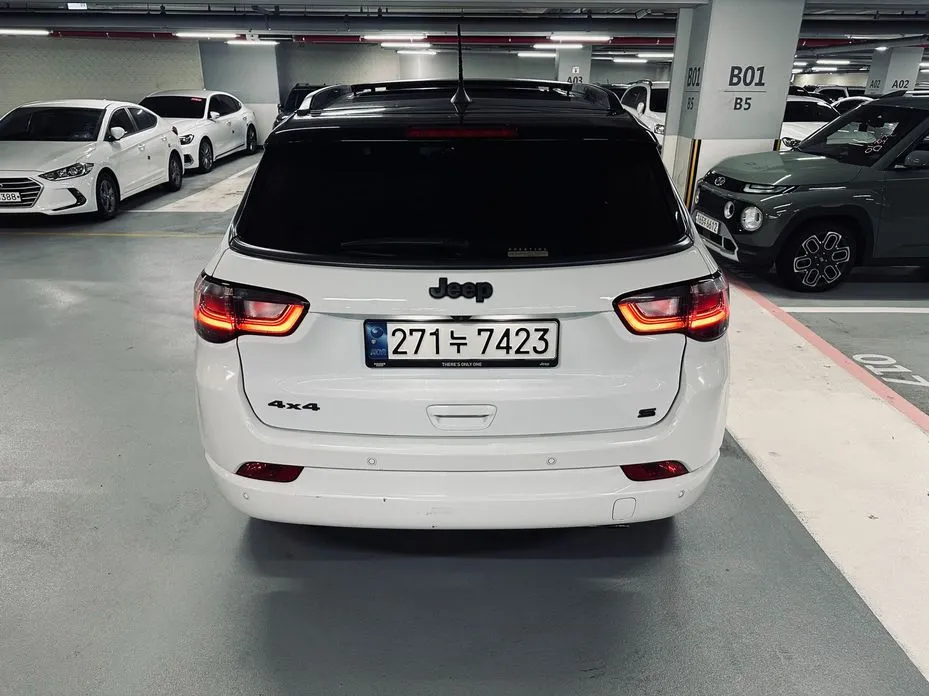 Jeep Compass — фото 8