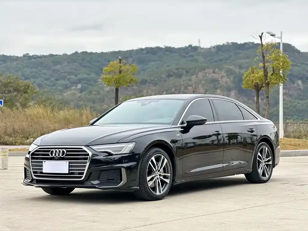 Audi A6L — фото 1
