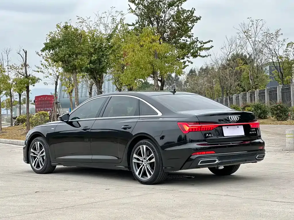 Audi A6L — фото 10