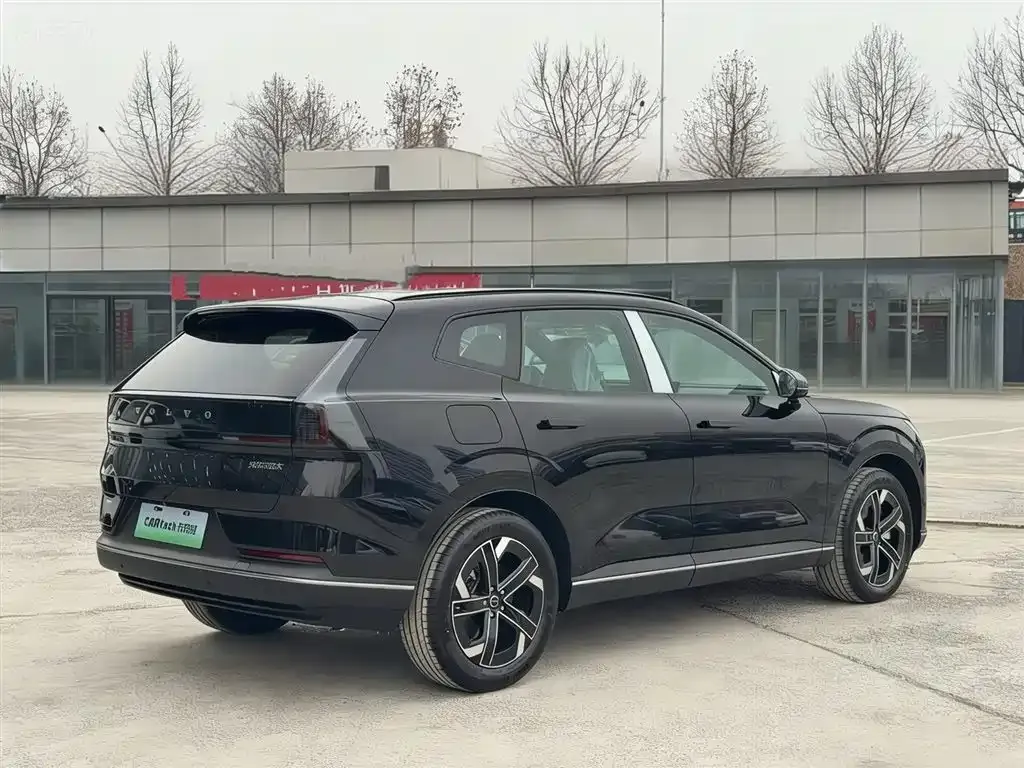 Volvo XC70 Plug-in Hybrid — фото 10