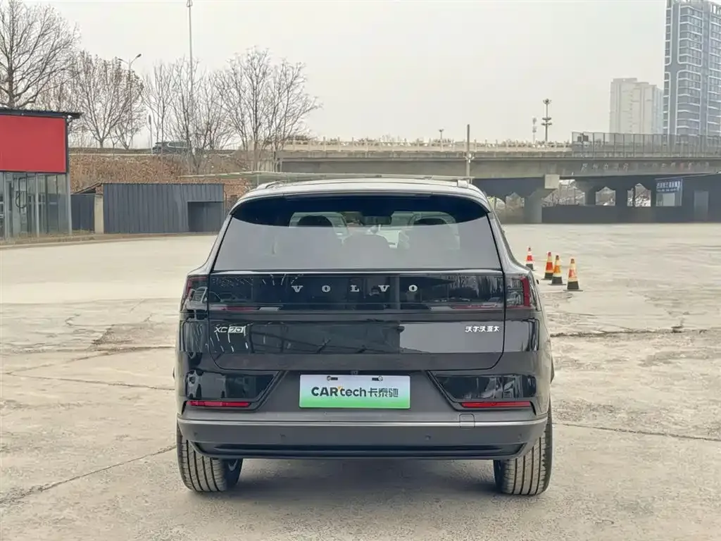 Volvo XC70 Plug-in Hybrid — фото 3