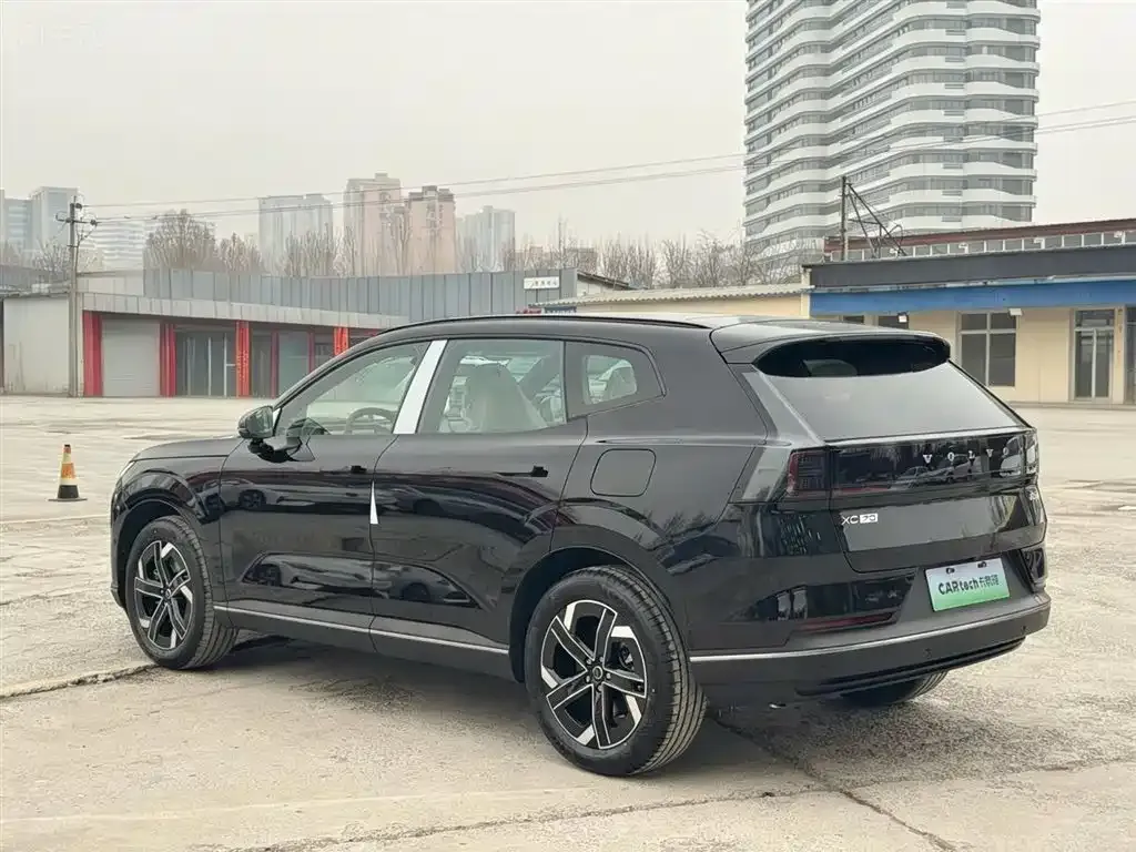 Volvo XC70 Plug-in Hybrid — фото 6