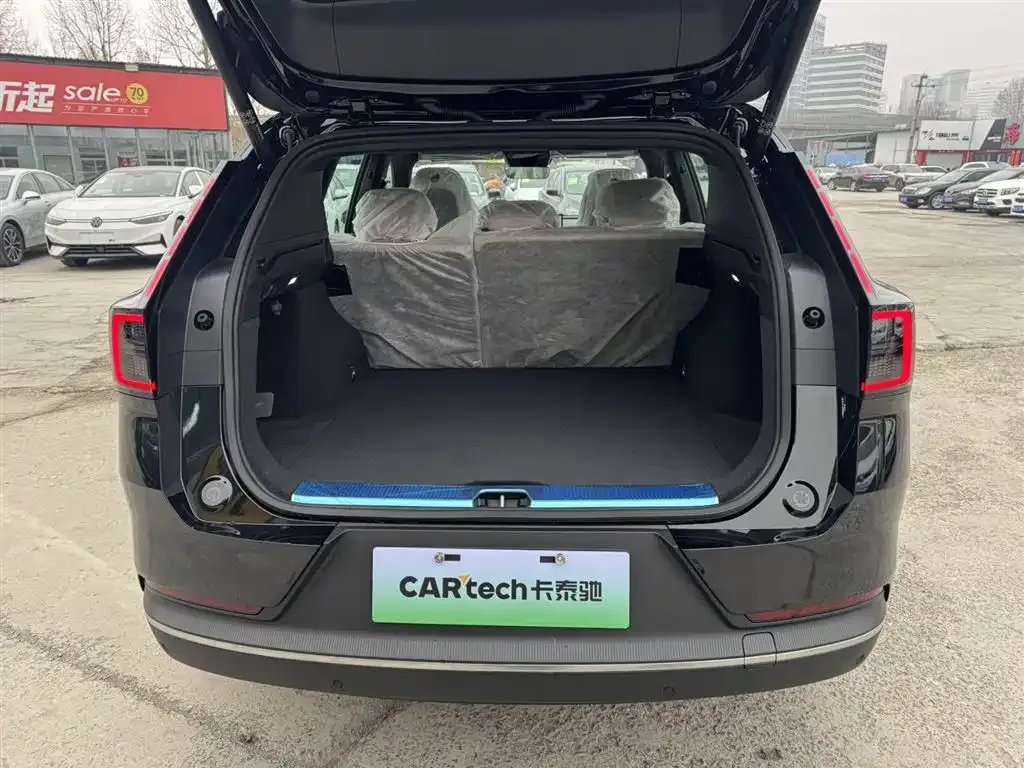 Volvo XC70 Plug-in Hybrid — фото 5