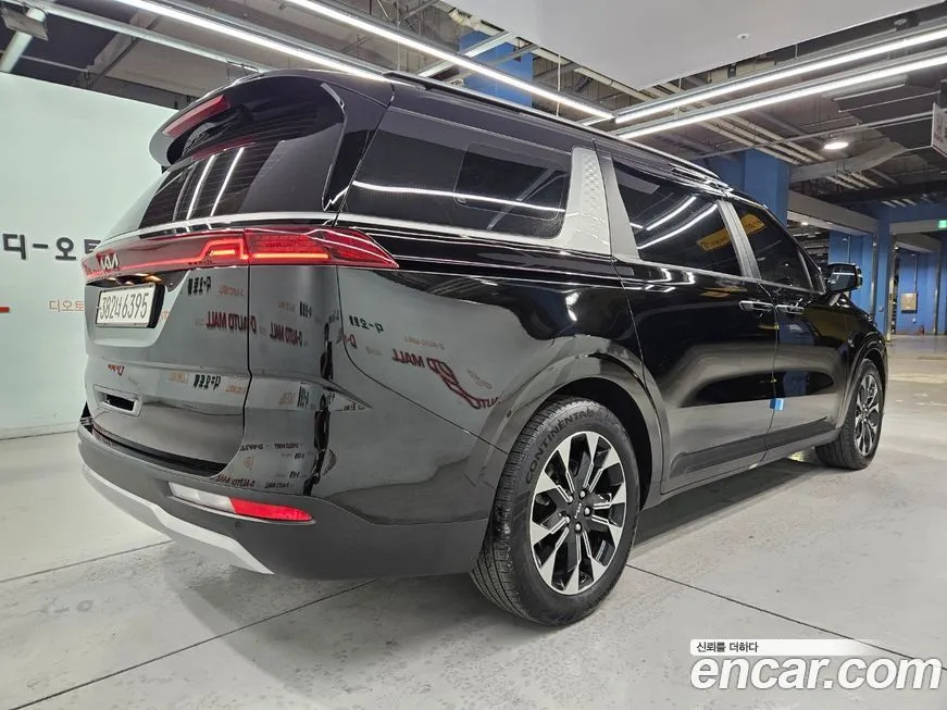 Kia Carnival — фото 10