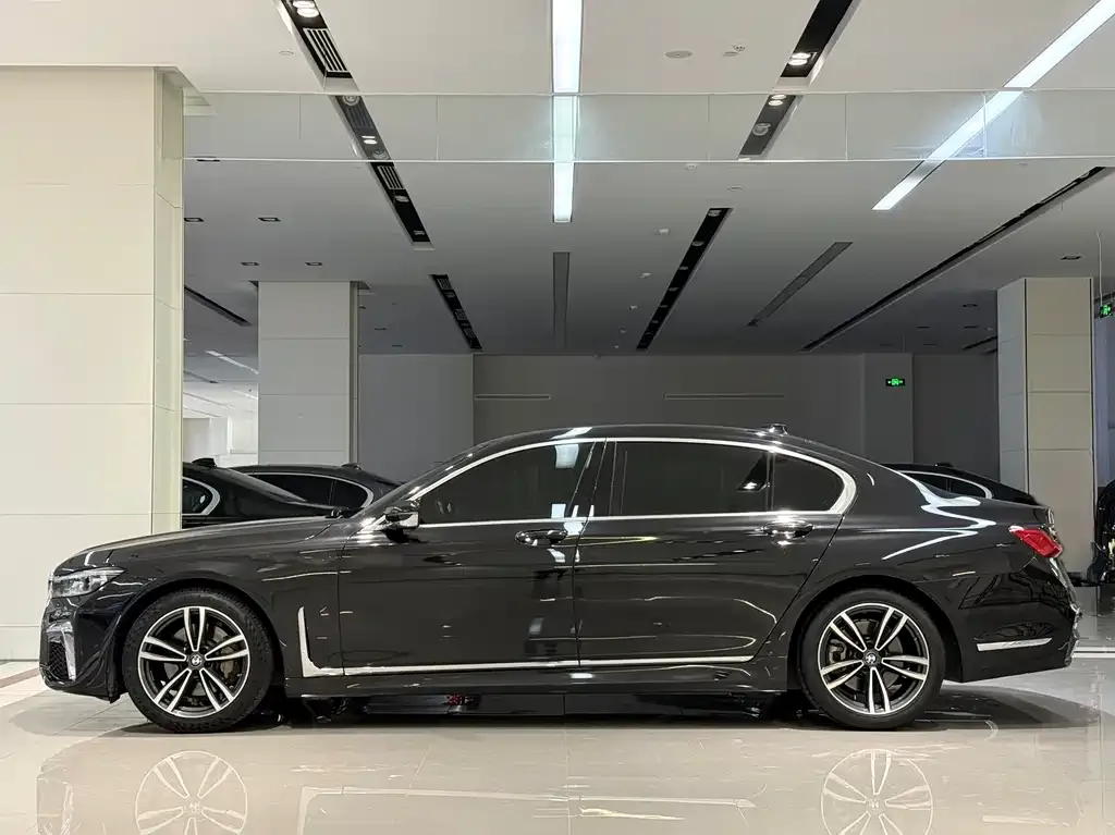 BMW 7 Series — фото 2