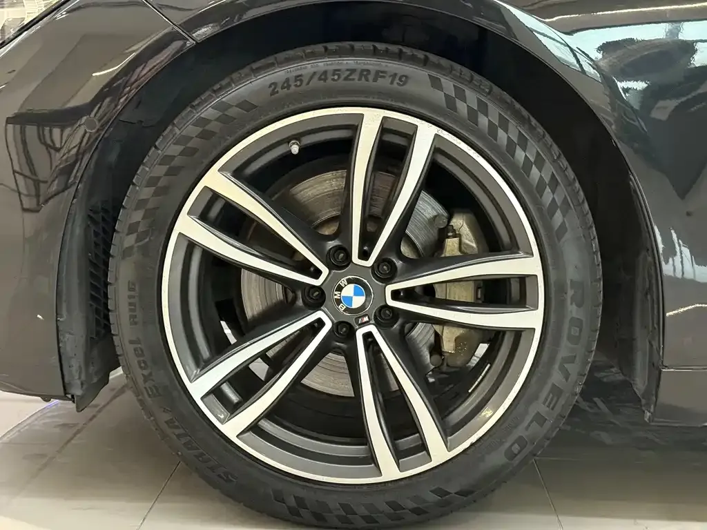 BMW 7 Series — фото 10