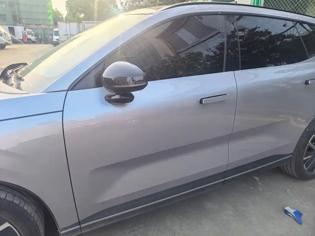 Volvo XC70 Plug-in Hybrid — фото 4