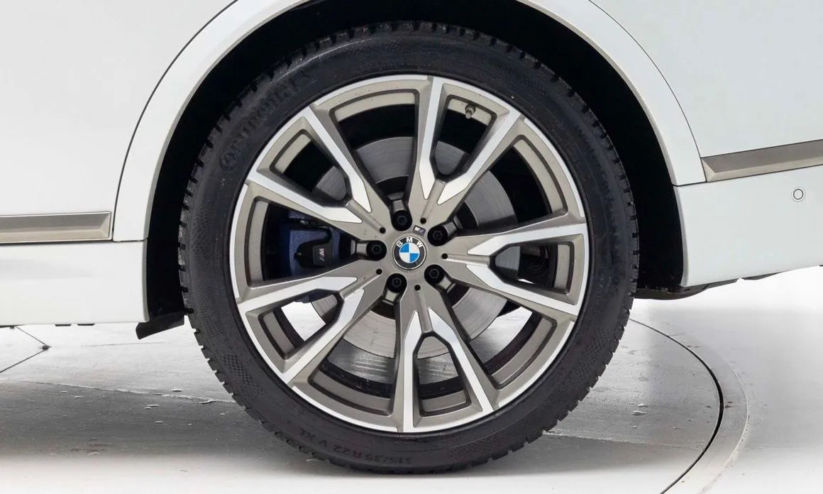 BMW X7 — фото 3