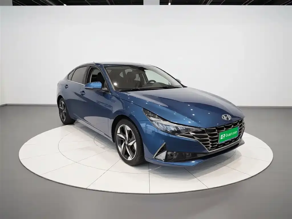 Hyundai Elantra — фото 3