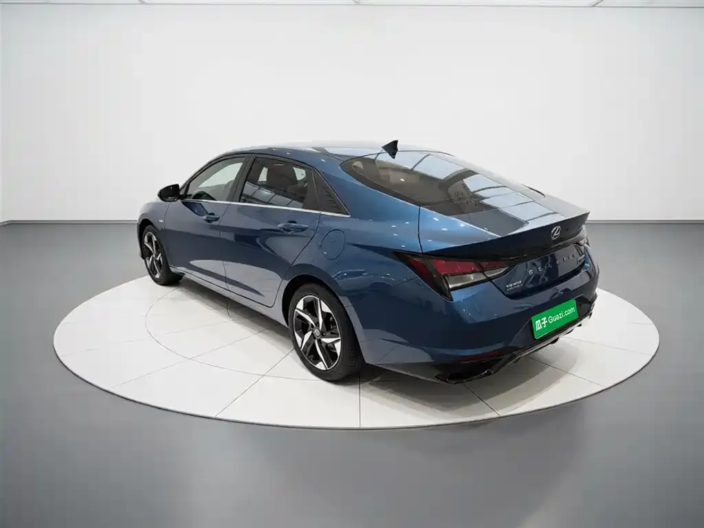 Hyundai Elantra — фото 5