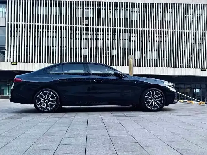 BMW 5 Series (Import) — фото 9