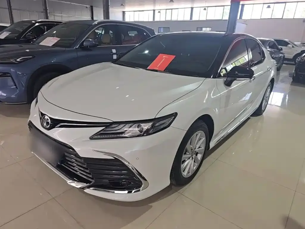 Toyota Camry — фото 6