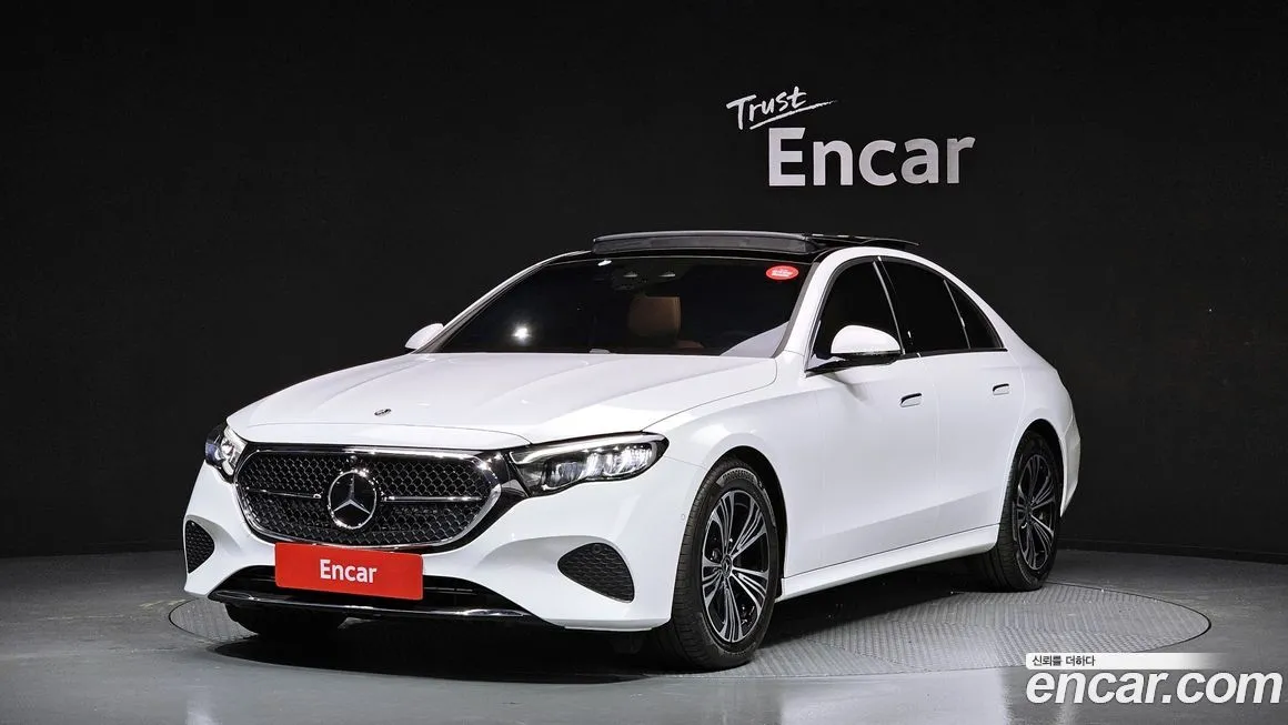 Mercedes-Benz E-Class — фото 1