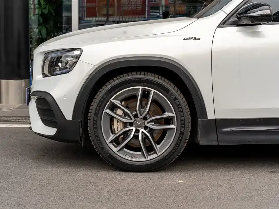 Mercedes-Benz GLB AMG — фото 8