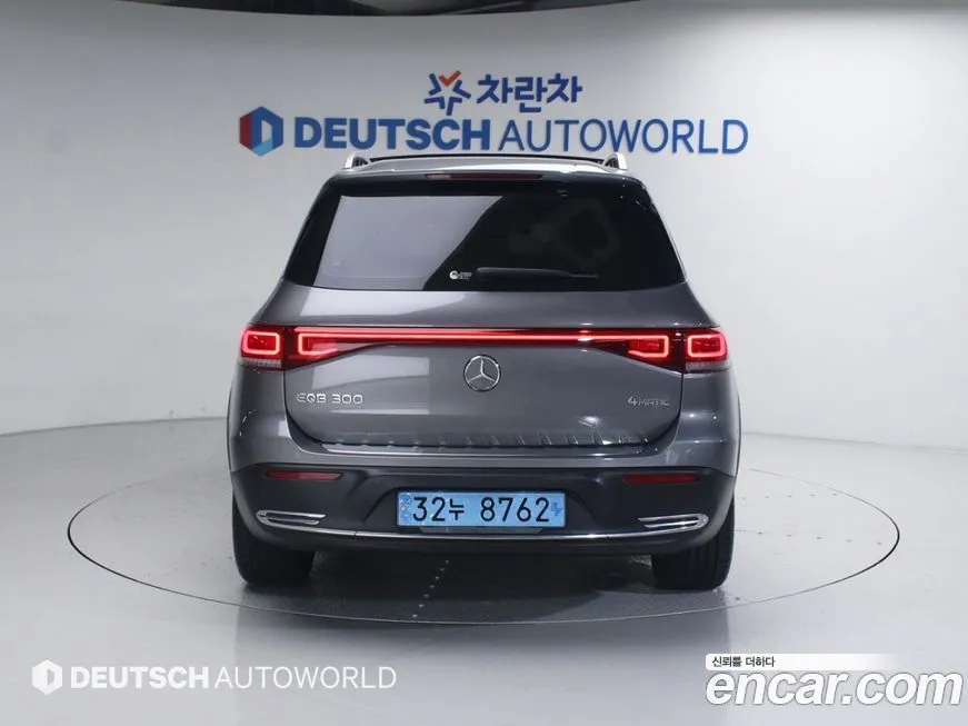 Mercedes-Benz EQB — фото 10