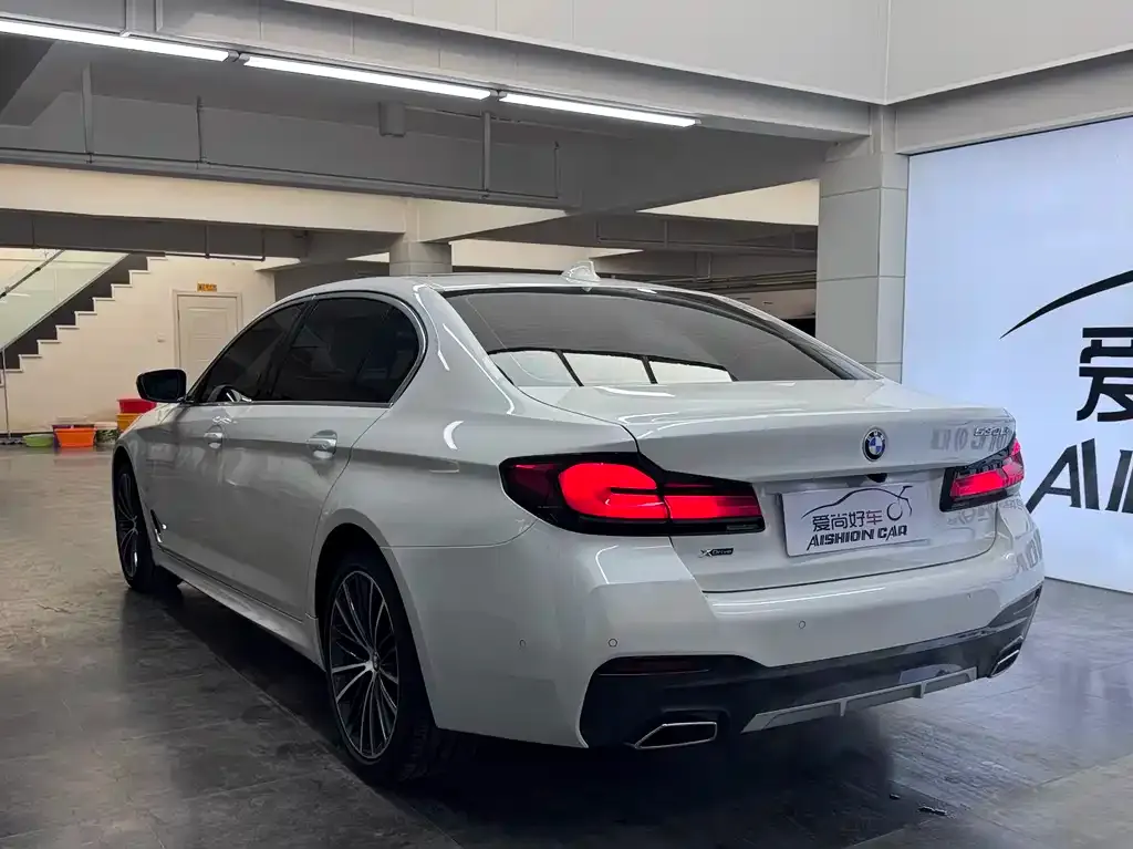 BMW 5 Series — фото 4