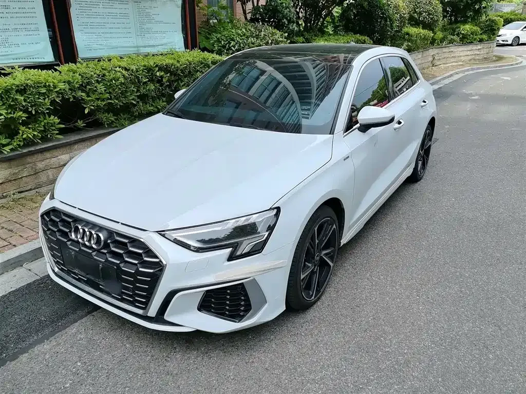Audi A3 — фото 1